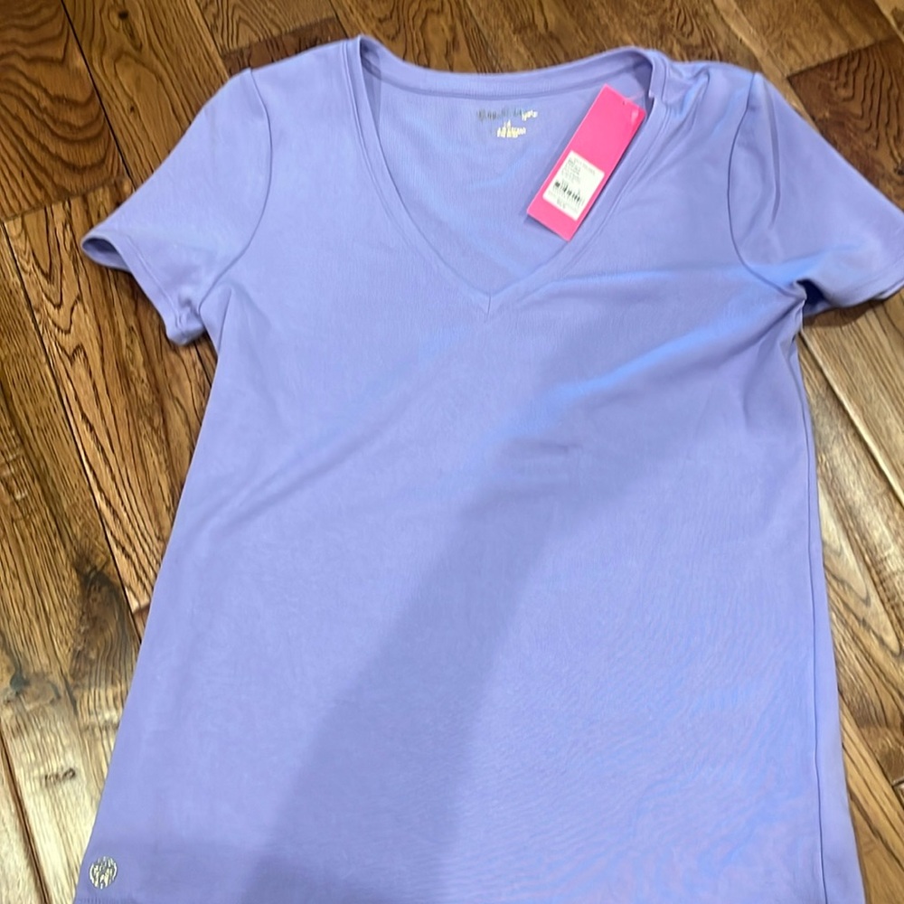 New Lilly Pulitzer t-shirt size M